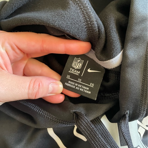 Men’s Raiders Sweatshirt - Picture 5 of 5